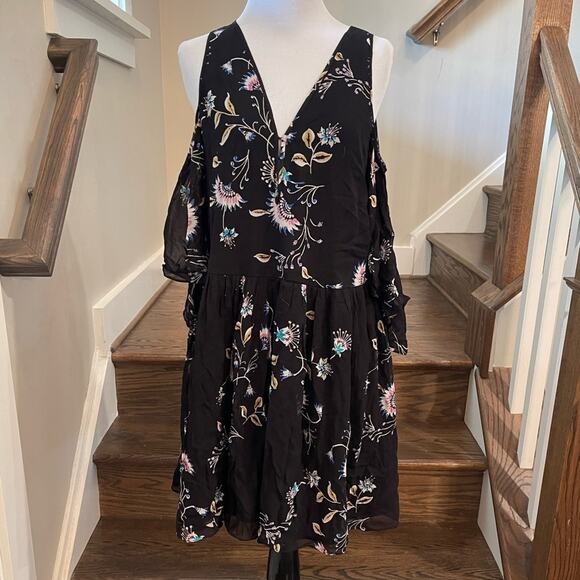 Rebecca Minkoff Robbie Cold Shoulder Dress in Tropical Vine Size Medium - Picture 3 of 12